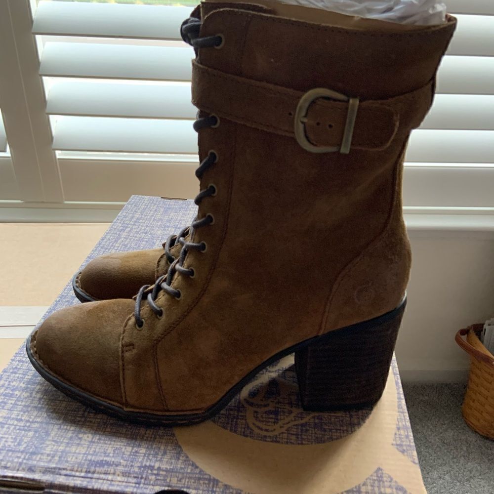 NWT Born Cass Block Heel Boot